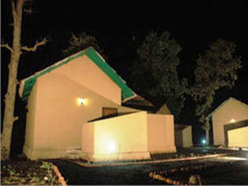 Tiger Lagoon Hotel Bandhavgarh National Park Esterno foto