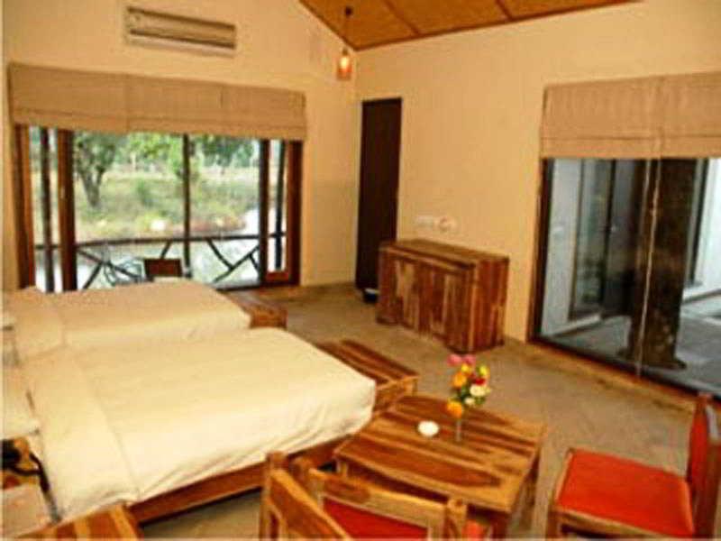 Tiger Lagoon Hotel Bandhavgarh National Park Esterno foto